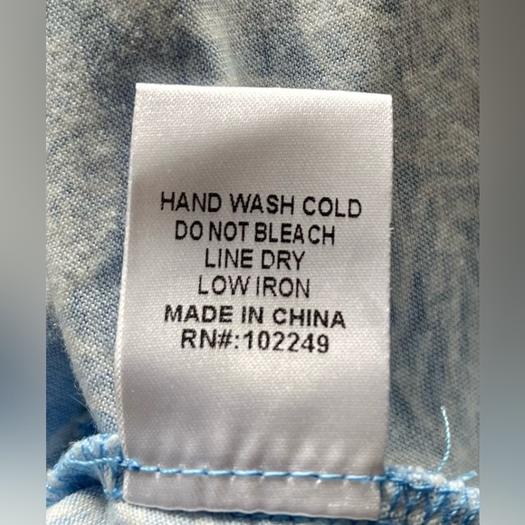 Cap sleeve, embroidered neckline knit top - Picture 6 of 7